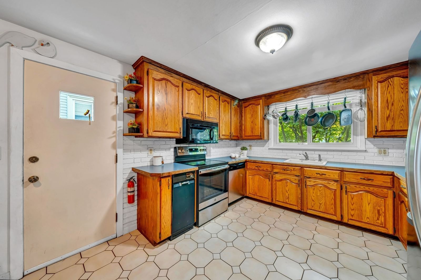 26 Beach St Malden — Photo 15 of 42