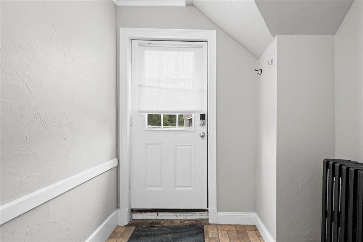 36 Cedar St Worcester — Photo 9 of 34