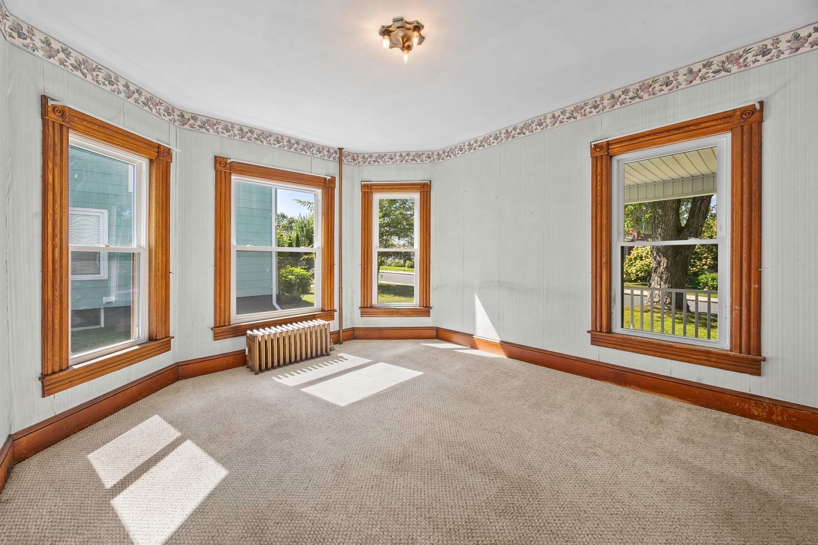 66 Nonotuck St Holyoke — Photo 16 of 40