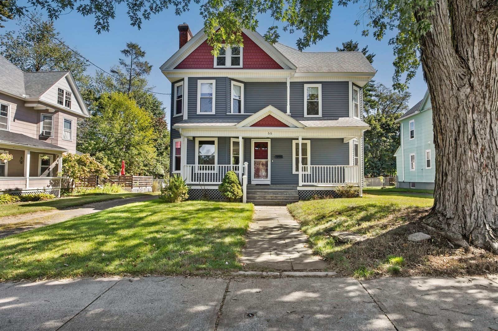 66 Nonotuck St Holyoke — Photo 4 of 40