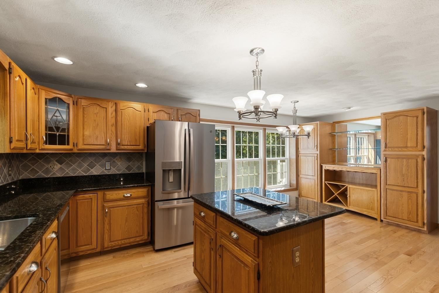 3 Karen Way Methuen — Photo 9 of 37