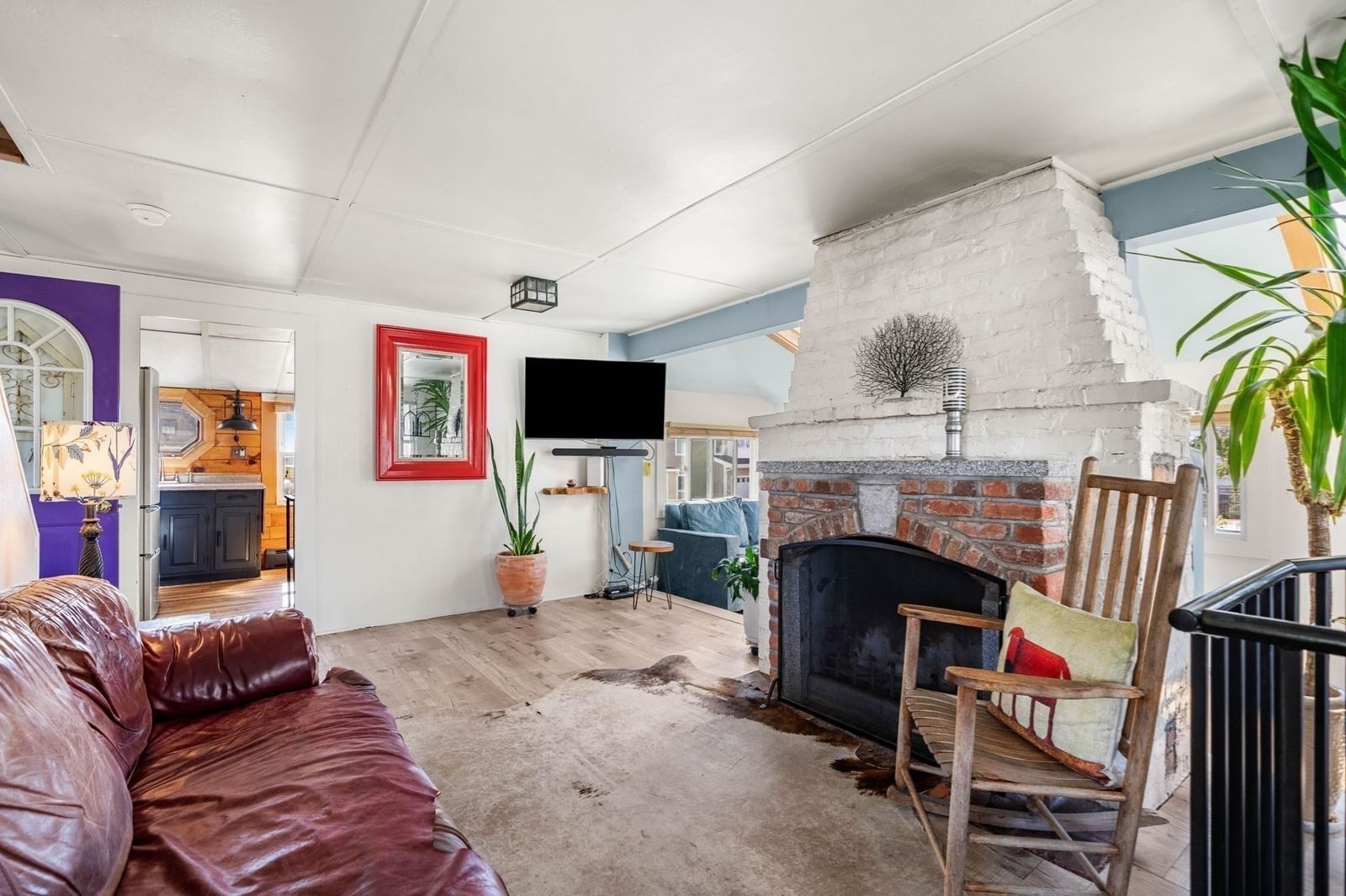 Listing Image 10
