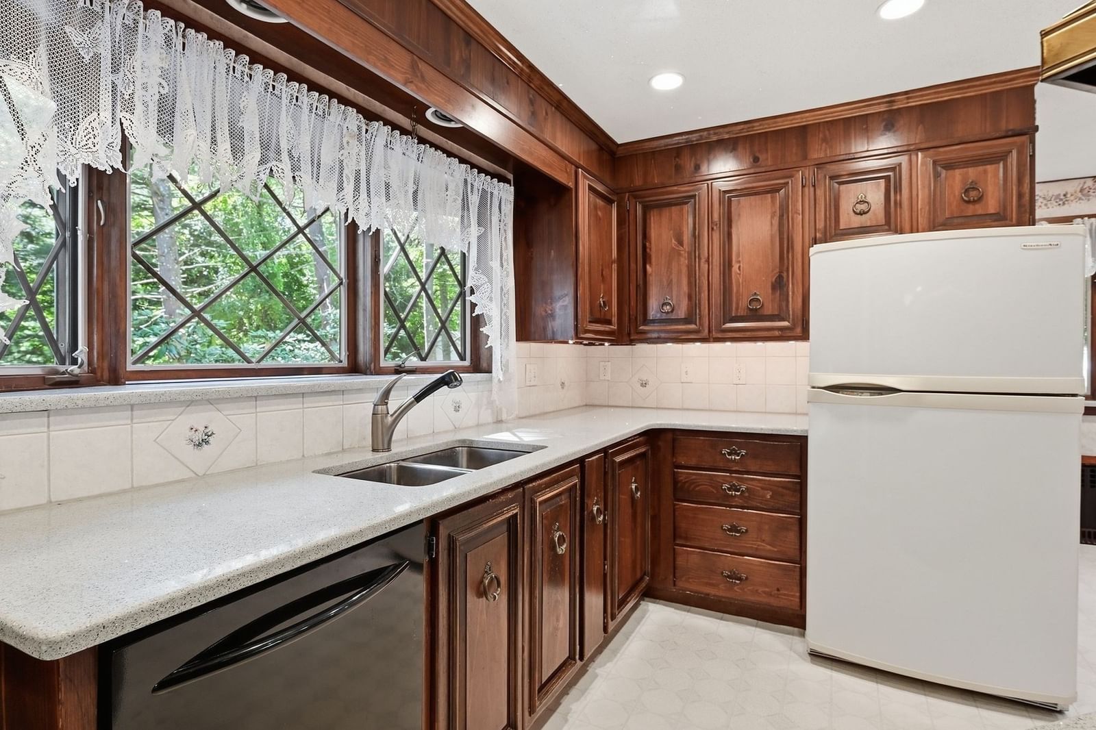 46 Rush St Springfield — Photo 16 of 40