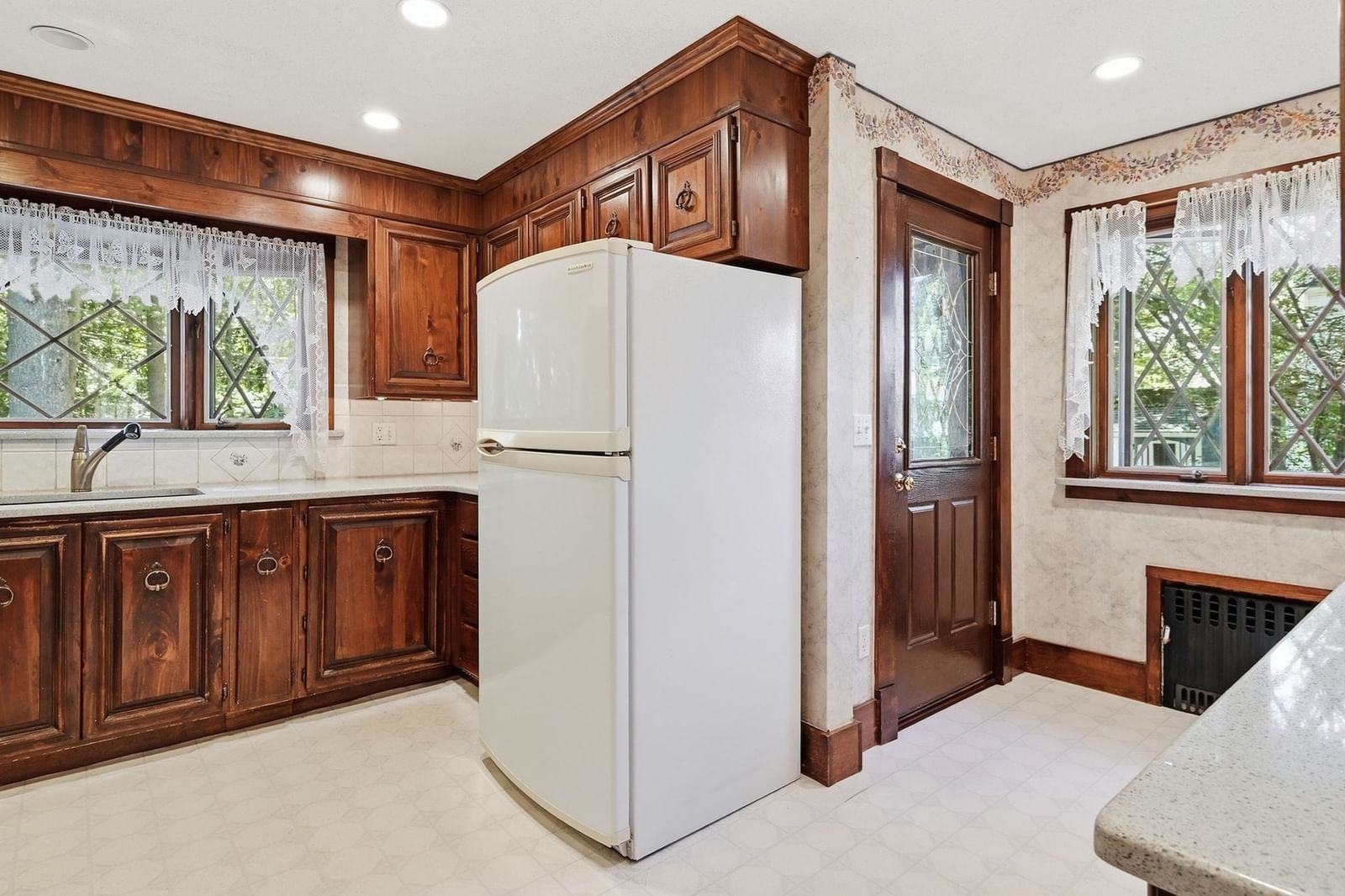 46 Rush St Springfield — Photo 18 of 40