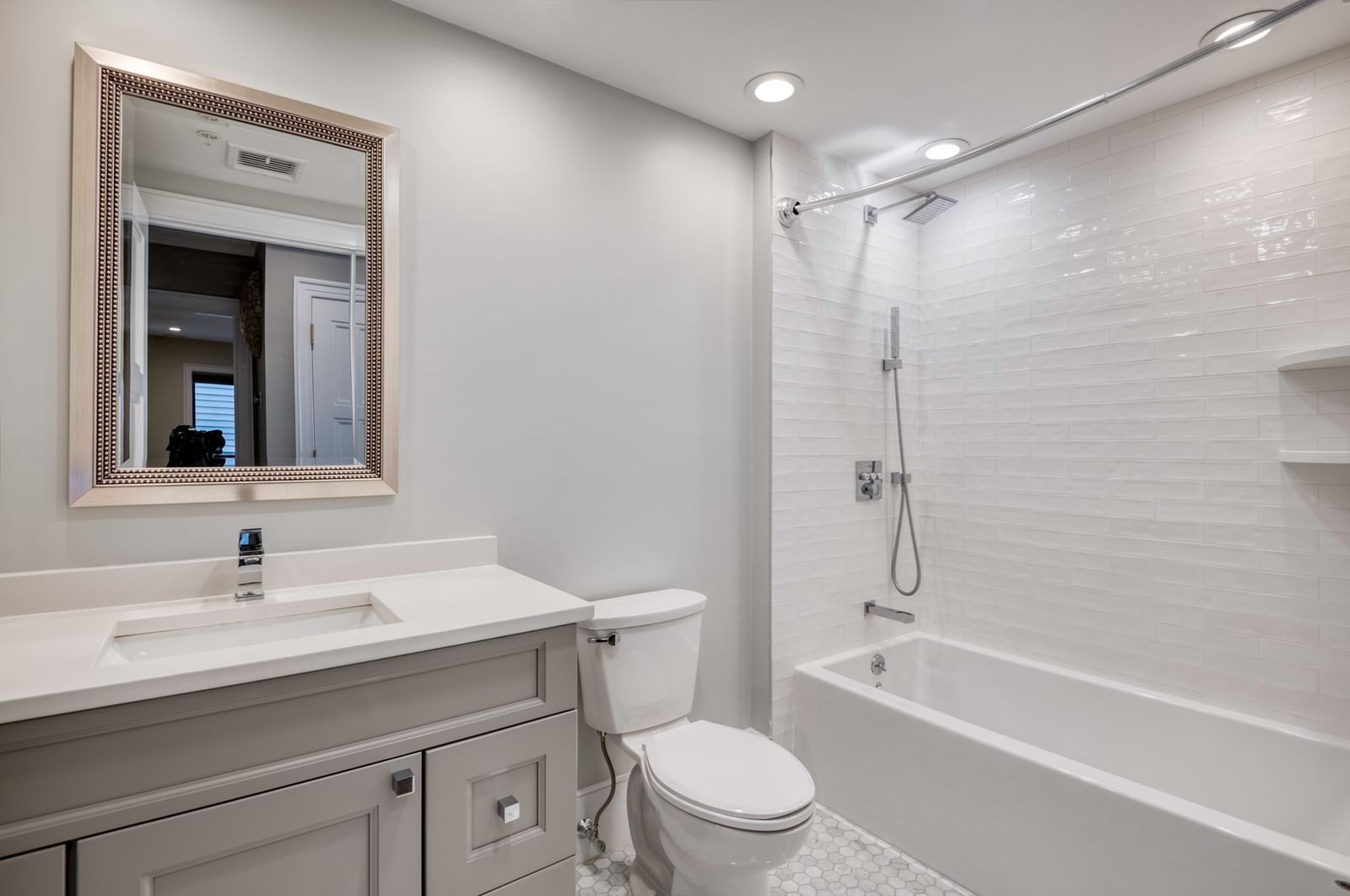 377 West First #6 Boston — Photo 11 of 37