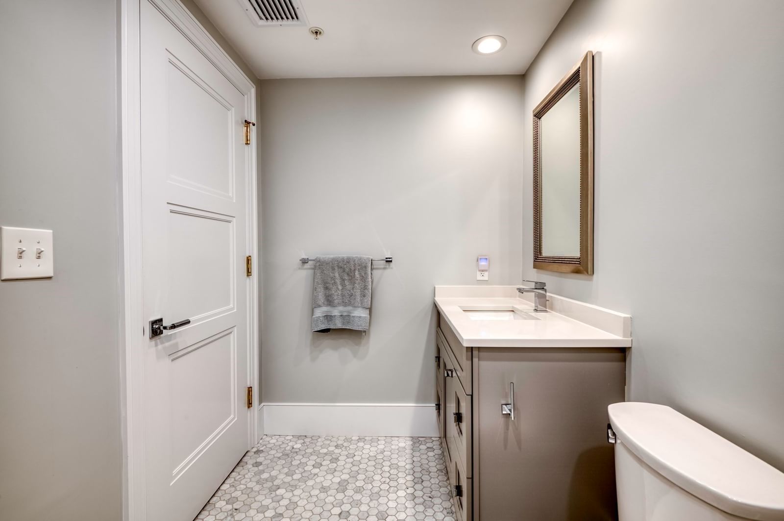 377 West First #6 Boston — Photo 12 of 37