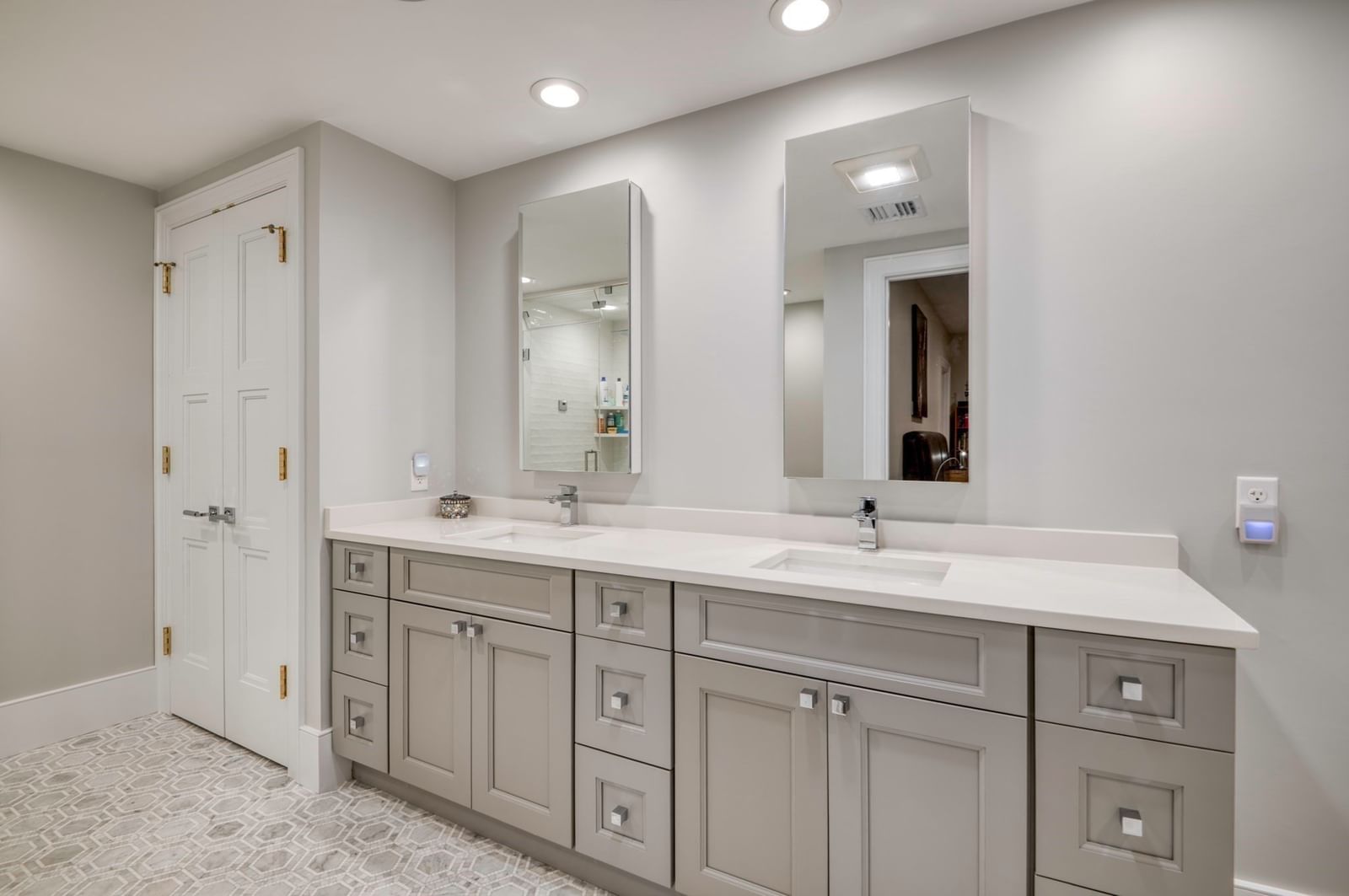 377 West First #6 Boston — Photo 18 of 37