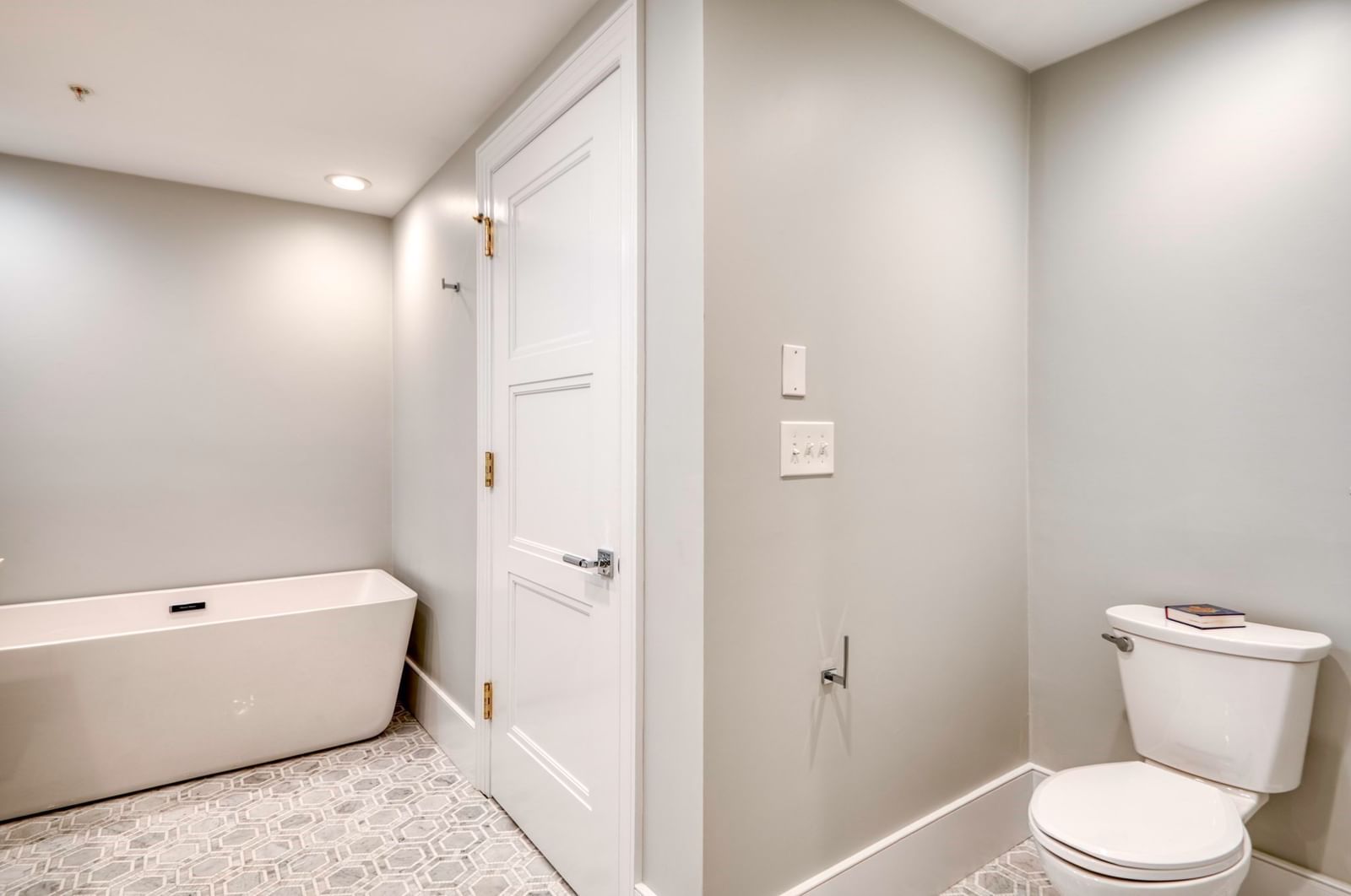 377 West First #6 Boston — Photo 20 of 37