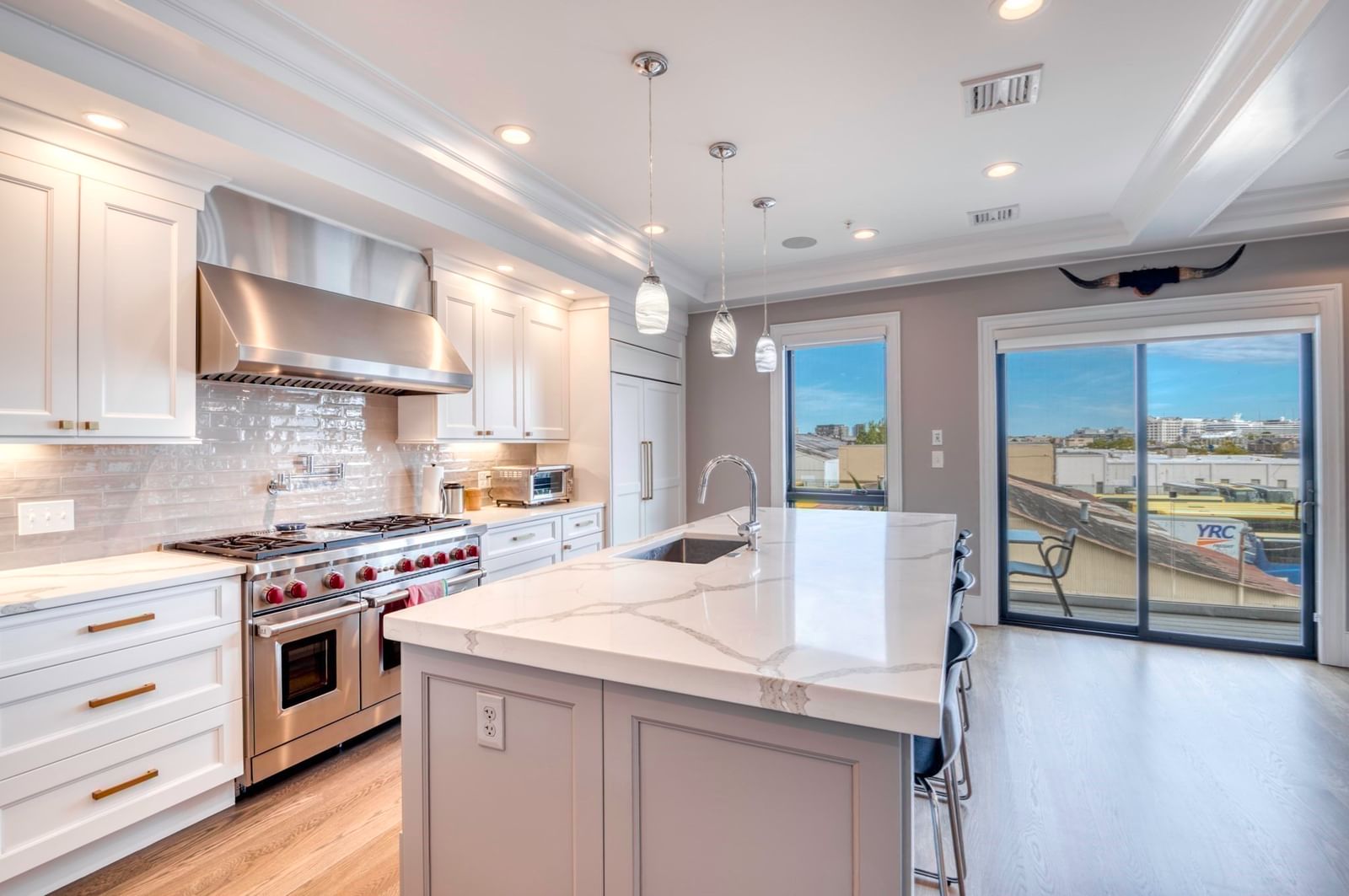 377 West First #6 Boston — Photo 7 of 37