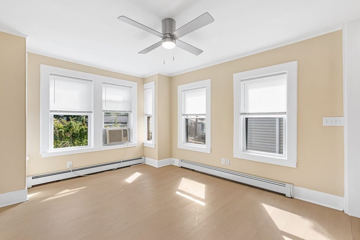 6 Coffin Avenue Ct New Bedford — Photo 3 of 26