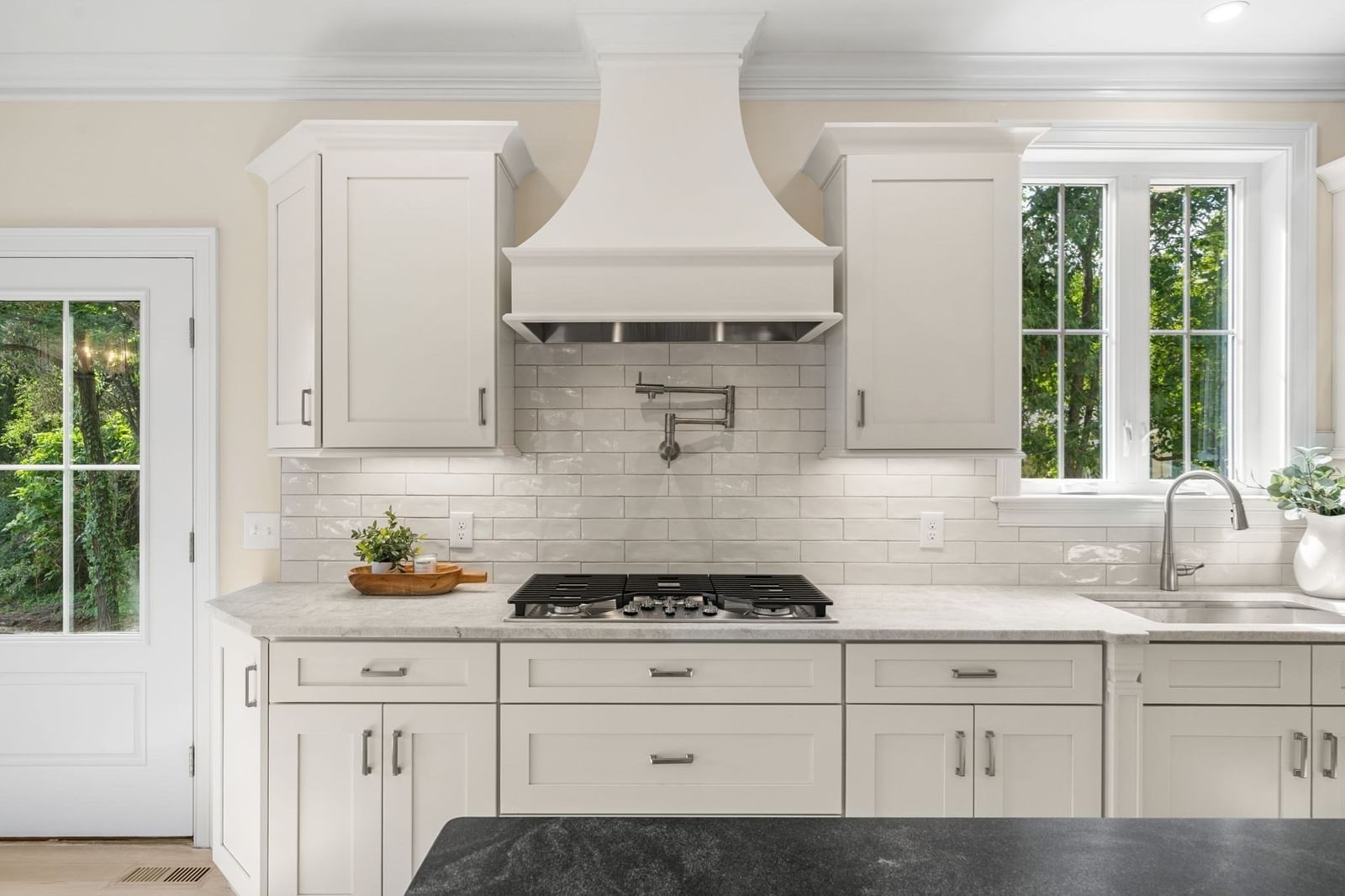2 Violet Way Westford — Photo 4 of 12
