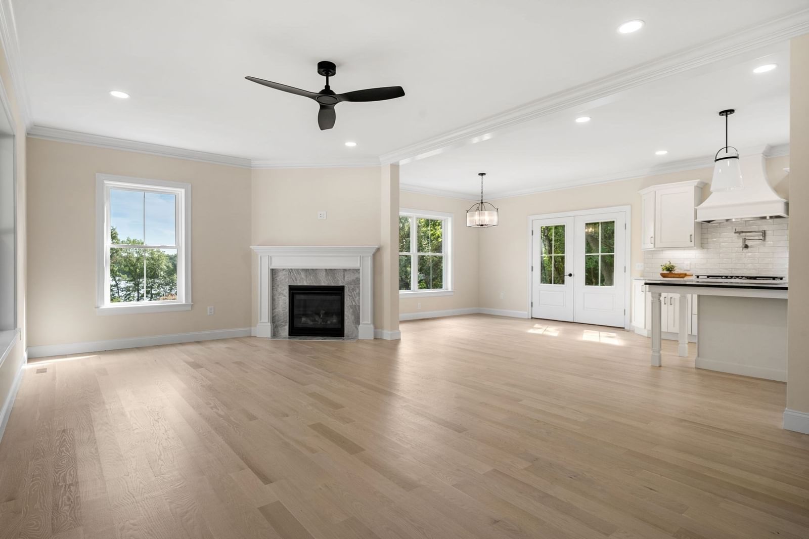2 Violet Way Westford — Photo 6 of 12