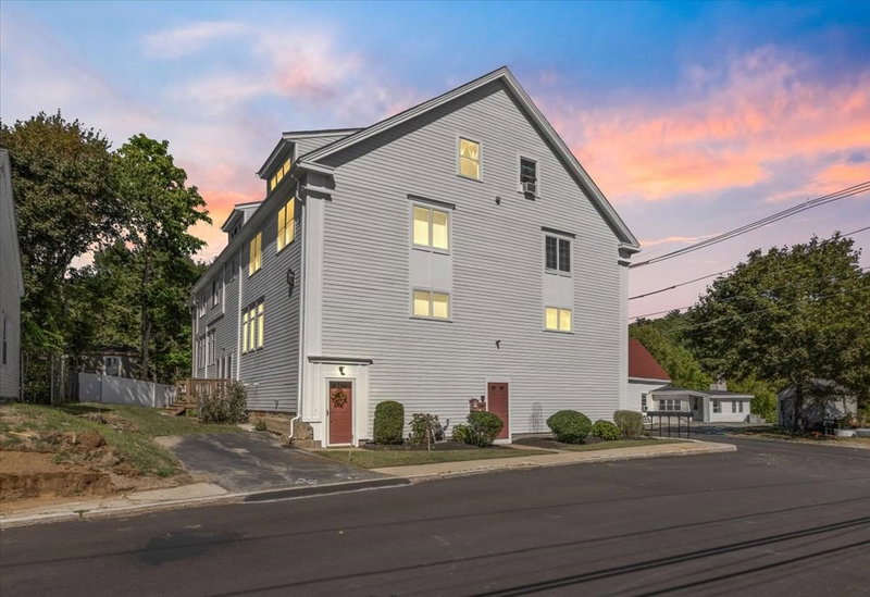 4 Mechanic St Unit 1