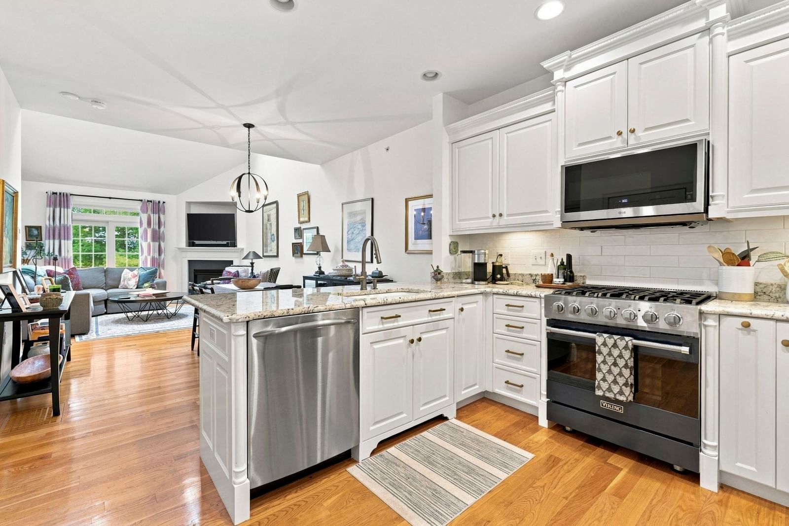 900 Lynnfield Street #6 Lynnfield — Photo 3 of 23