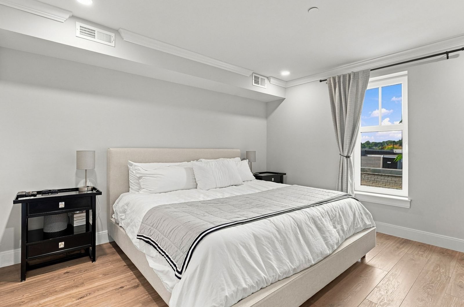 1721 Centre St #204 Boston — Photo 16 of 31