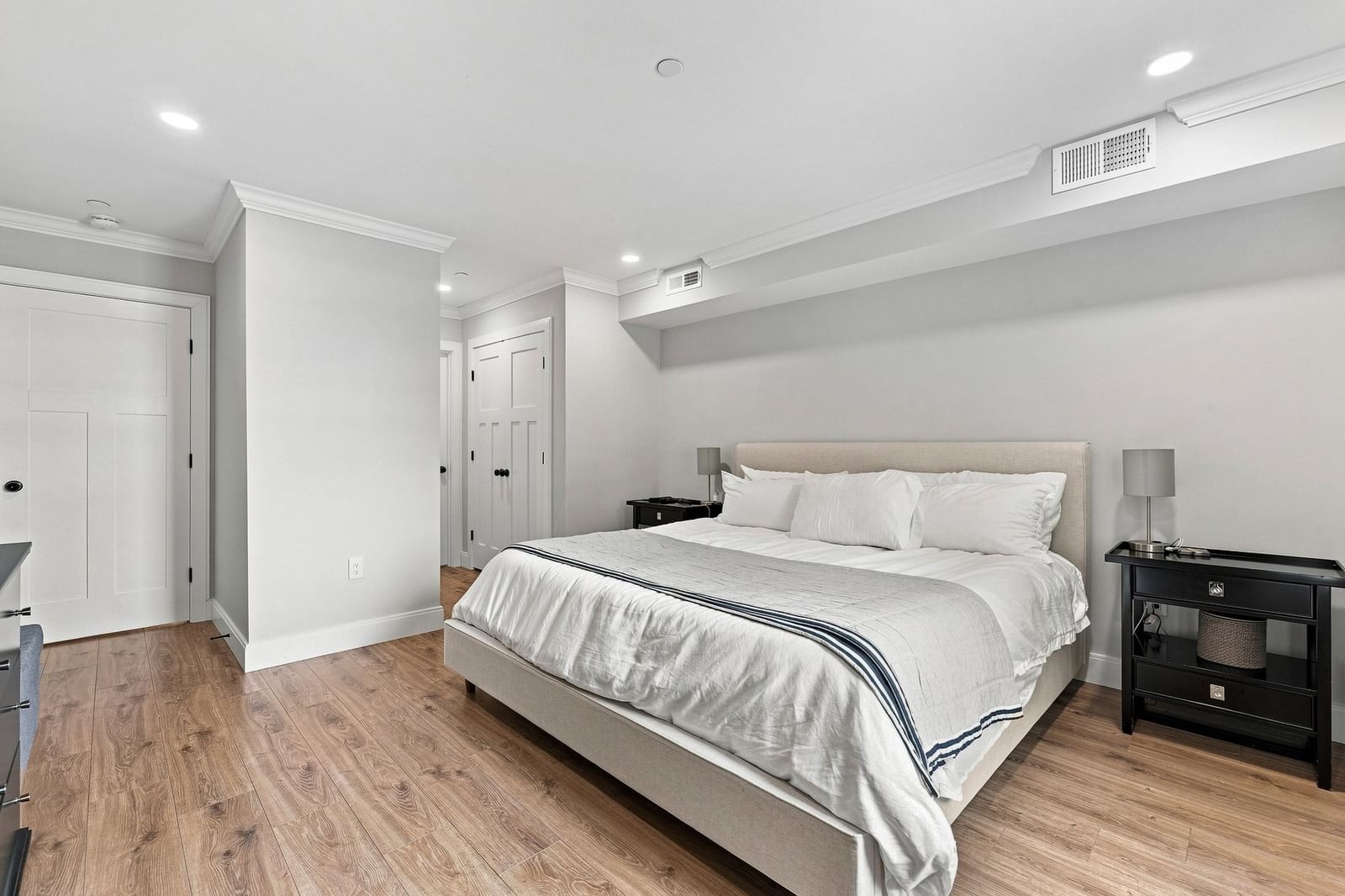 1721 Centre St #204 Boston — Photo 17 of 31