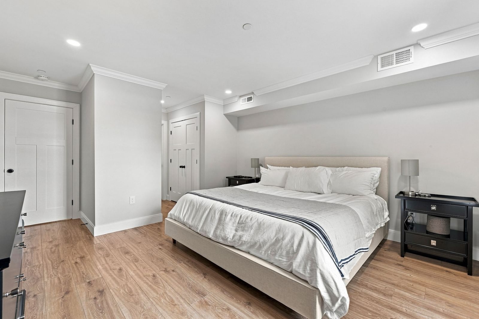 1721 Centre St #204 Boston — Photo 18 of 31