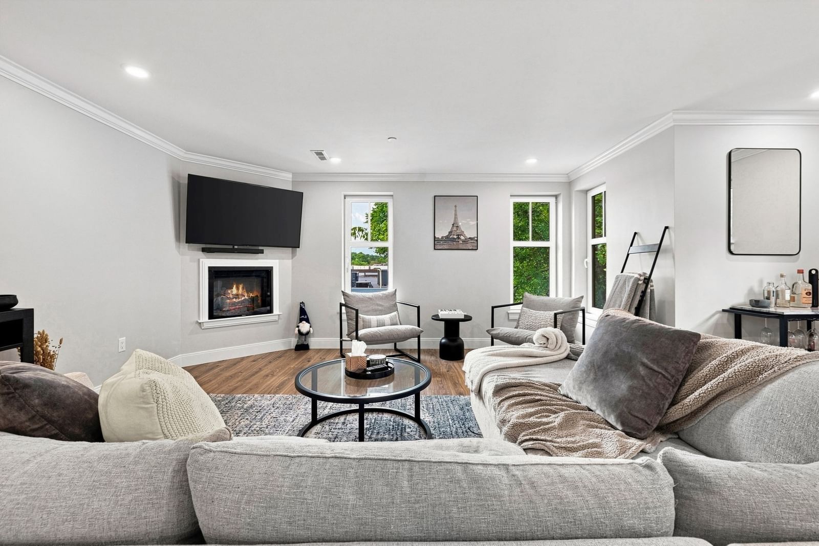 1721 Centre St #204 Boston — Photo 2 of 31
