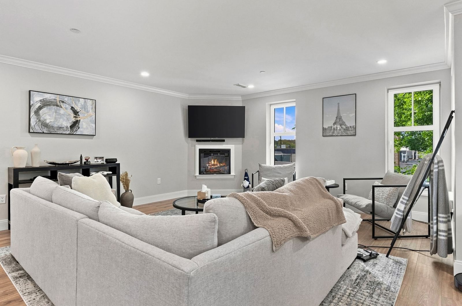 1721 Centre St #204 Boston — Photo 3 of 31