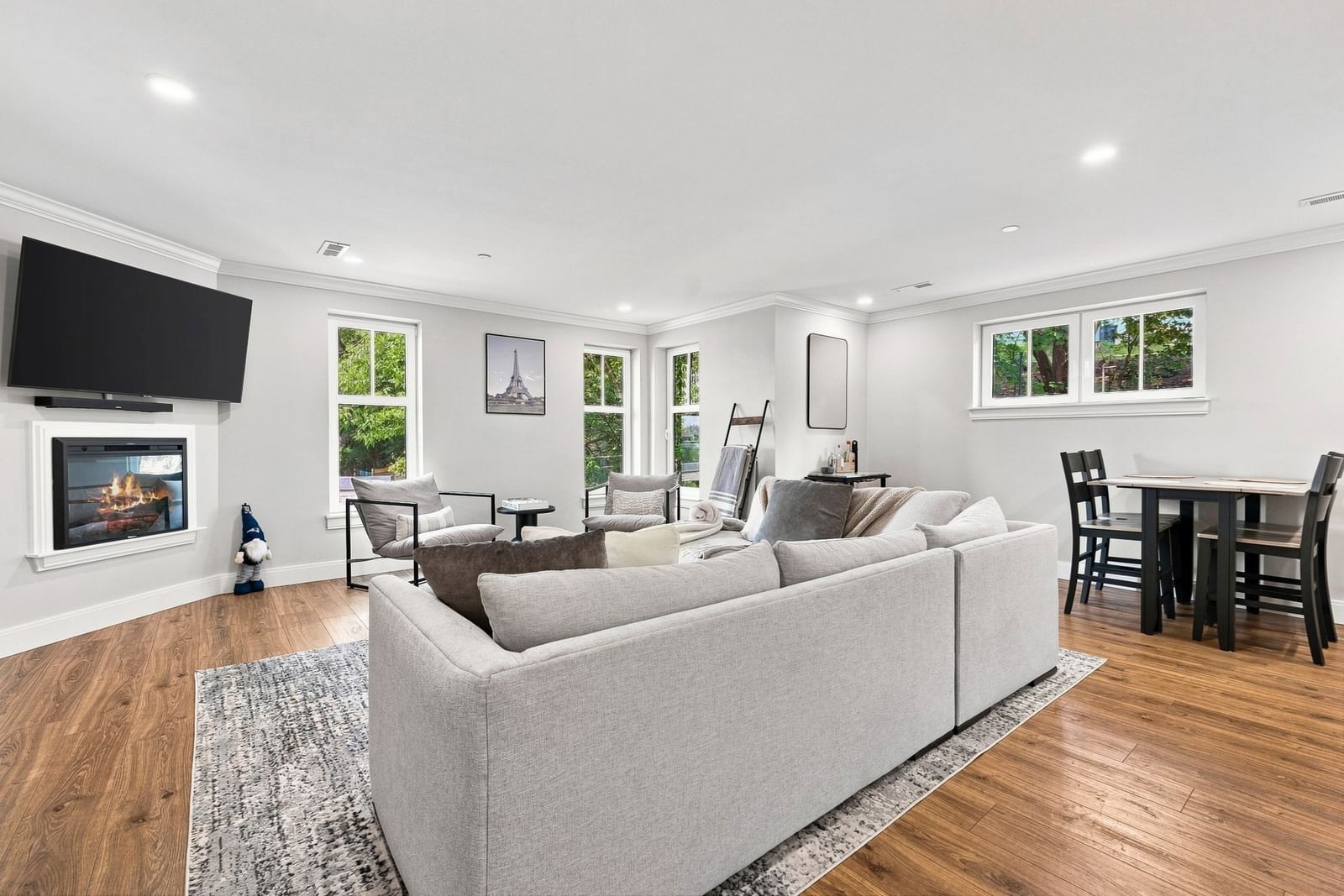 1721 Centre St #204 Boston — Photo 5 of 31