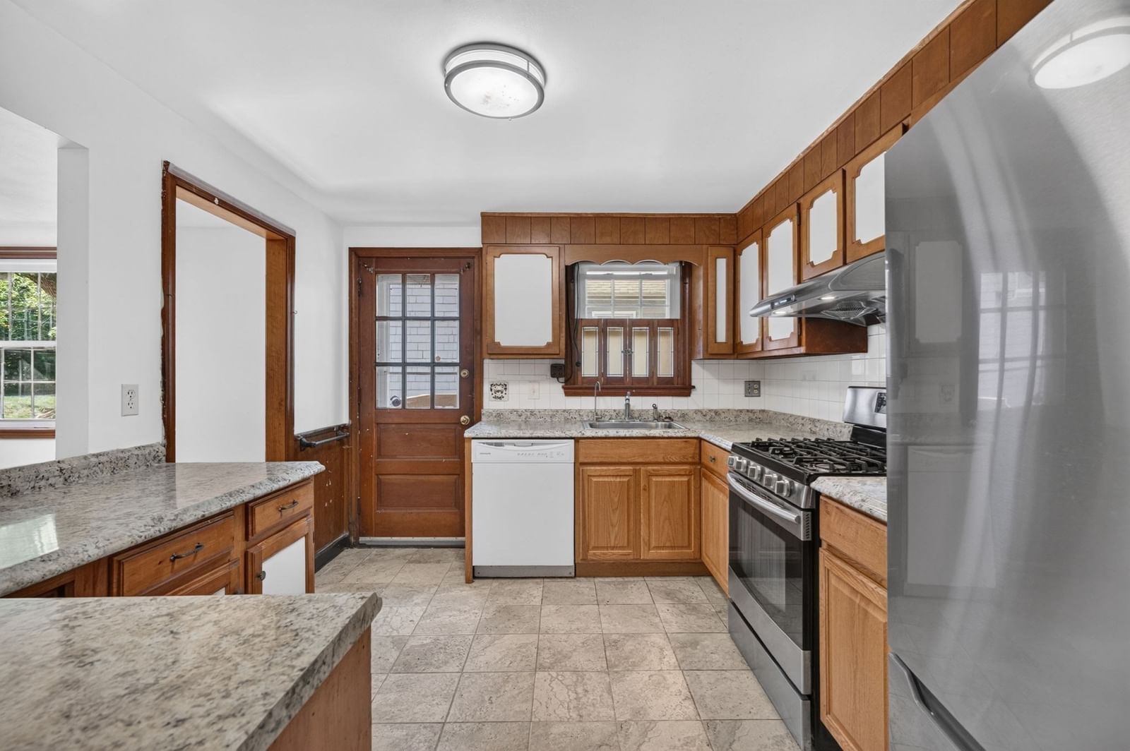 24 Grapevine Ave Lexington — Photo 8 of 28