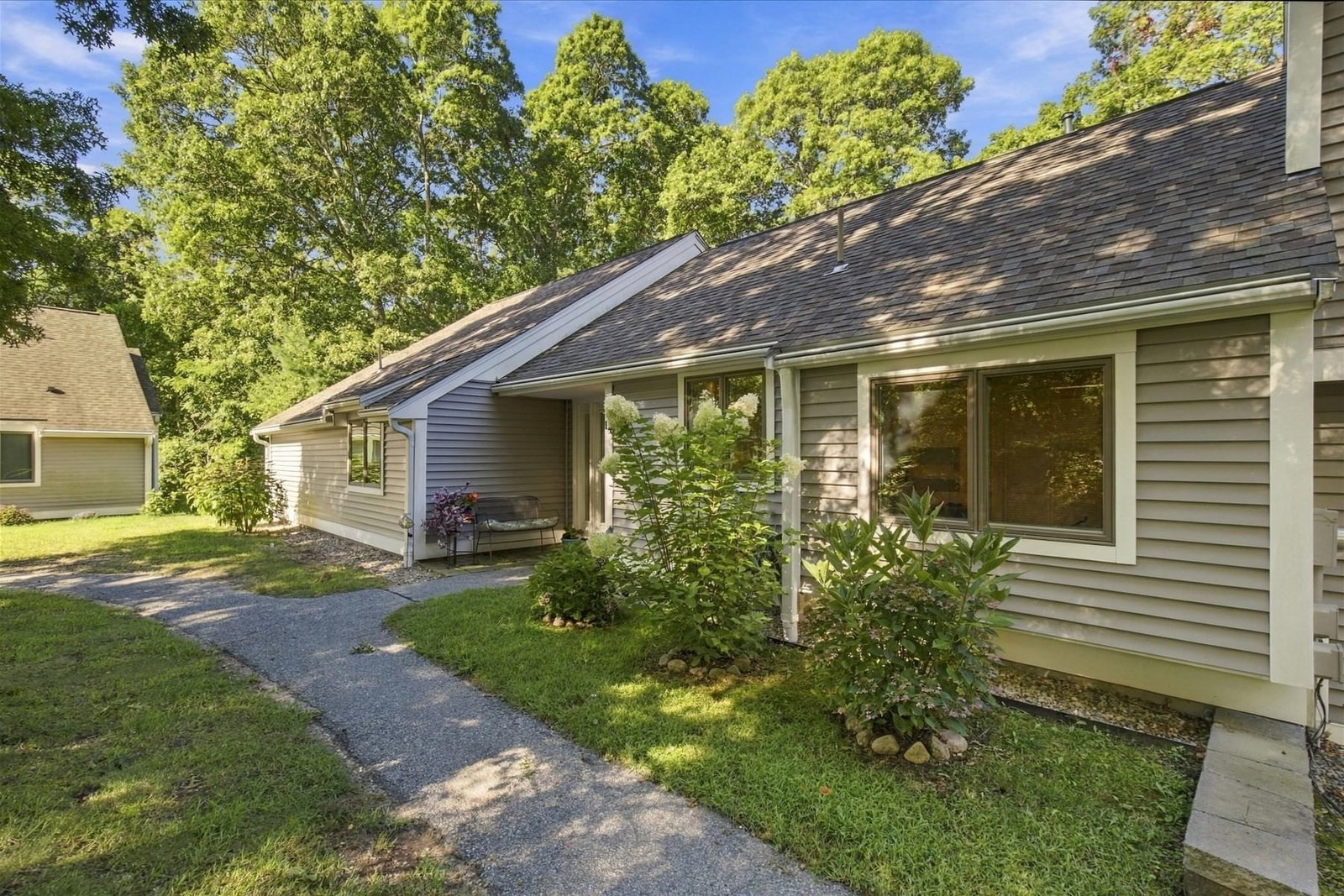 14 Woodrise #14 Falmouth — Photo 1 of 31
