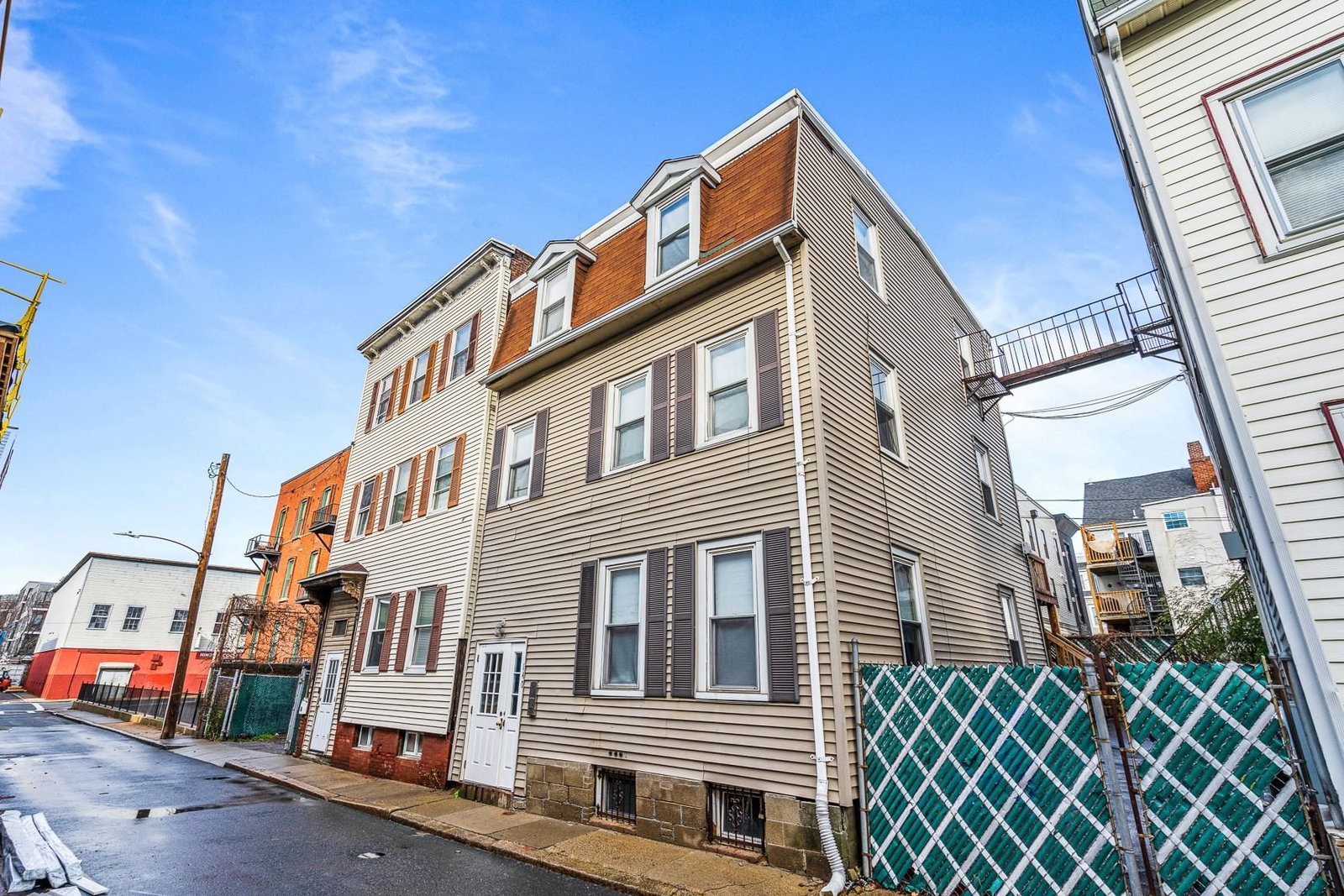 140 Athens St Boston — Photo 1 of 11