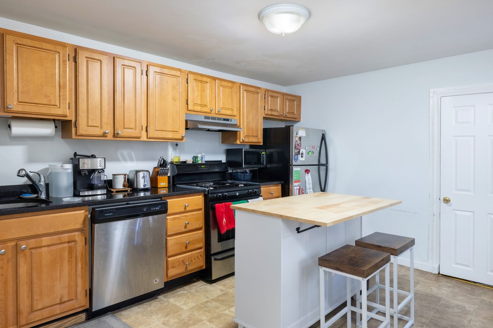 140 Athens St Boston — Photo 11 of 11