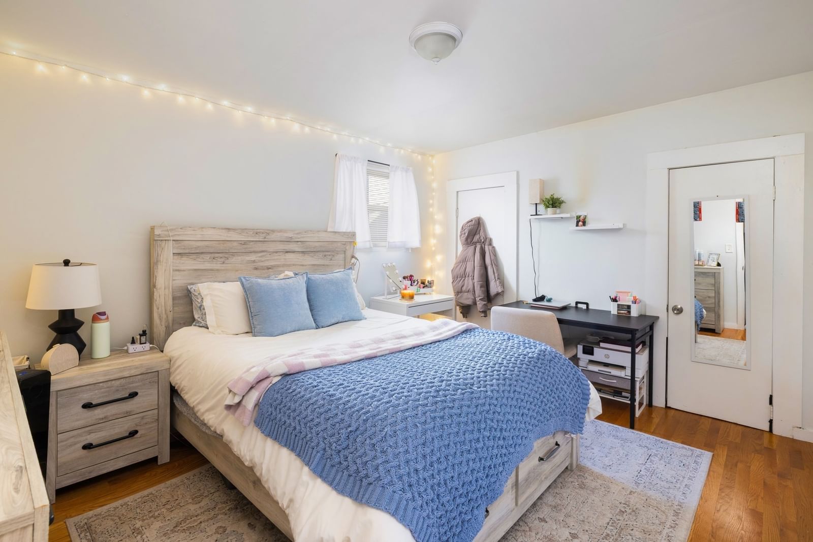 140 Athens St Boston — Photo 3 of 11