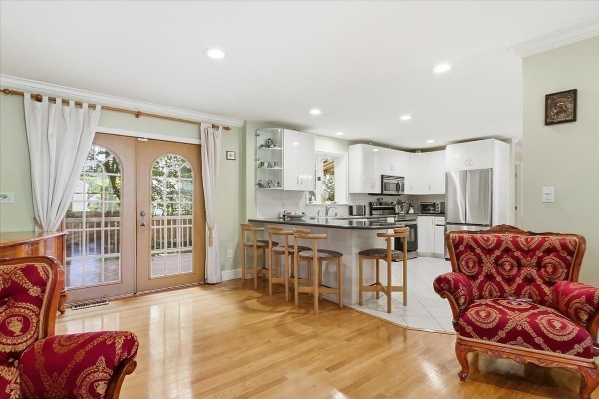 25 Hamlet Street #25 Newton — Photo 4 of 25