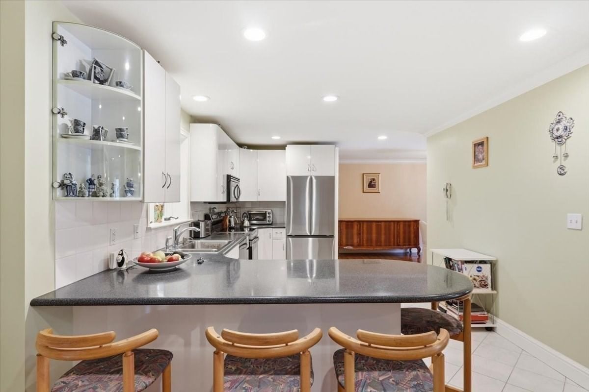 25 Hamlet Street #25 Newton — Photo 7 of 25