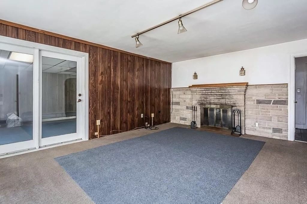105 Hartford Tpke Shrewsbury — Photo 3 of 31