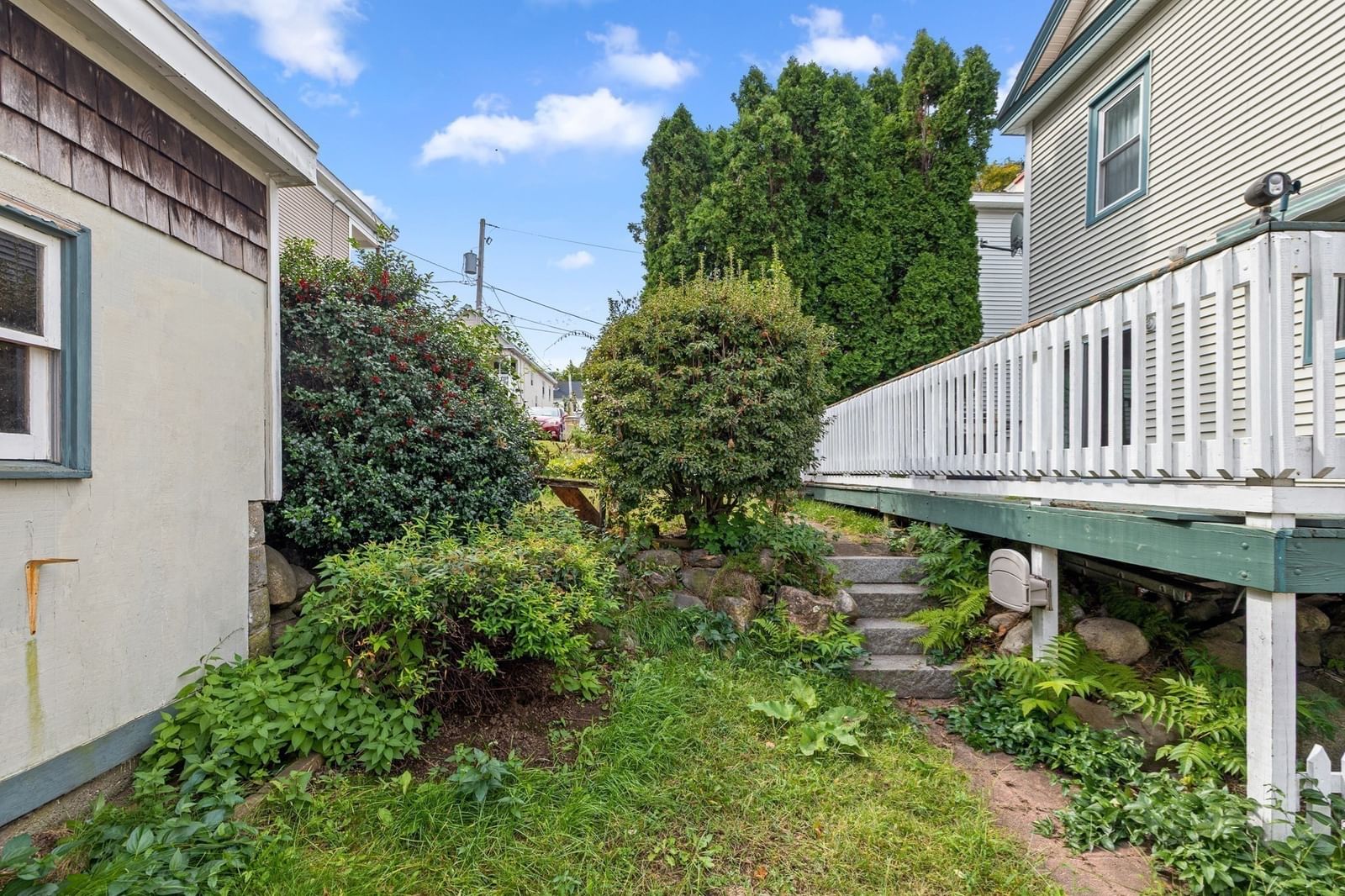 272 Shaw St Lowell — Photo 3 of 16