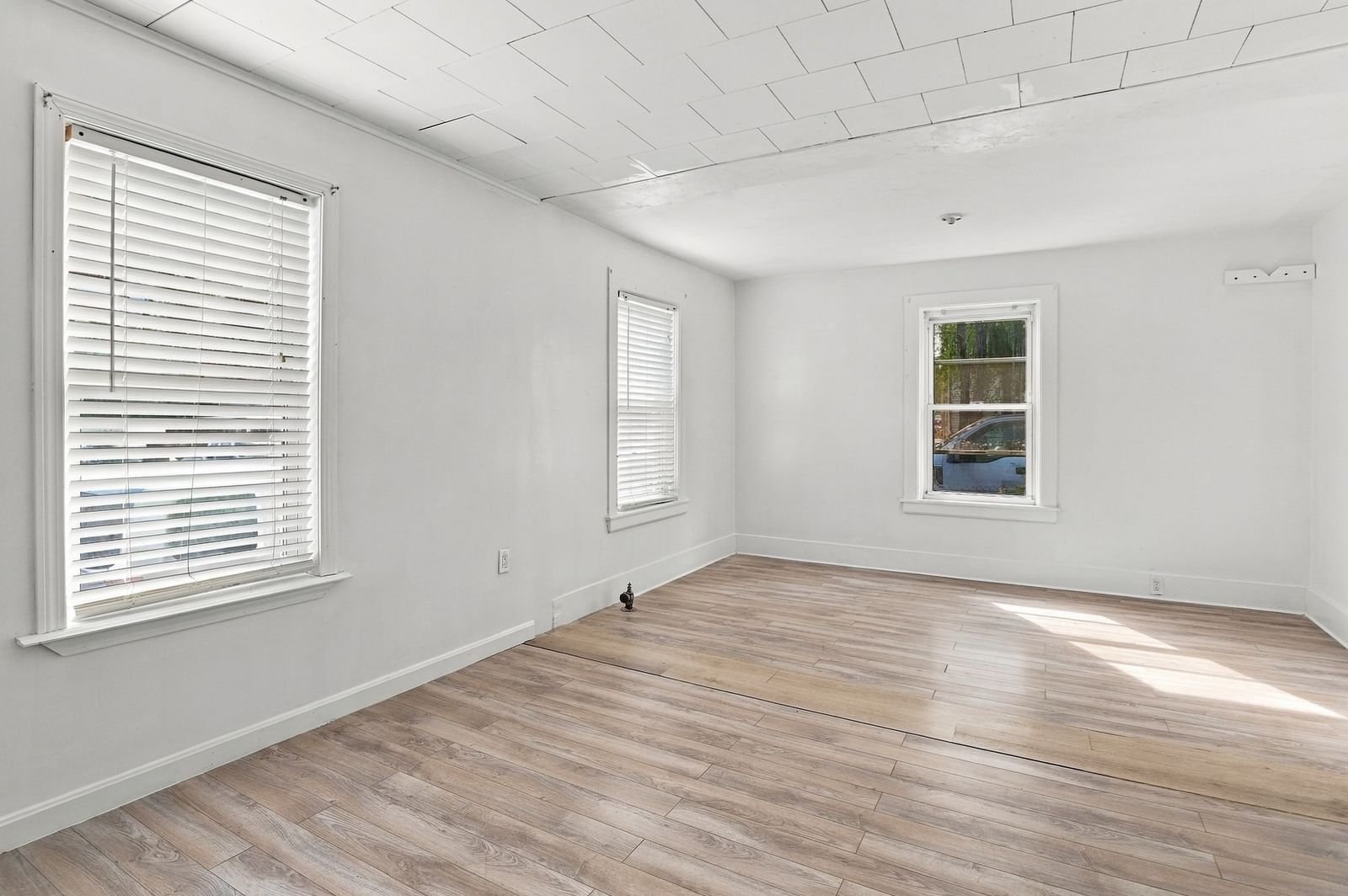 99 Crystal Street Southbridge — Photo 13 of 31