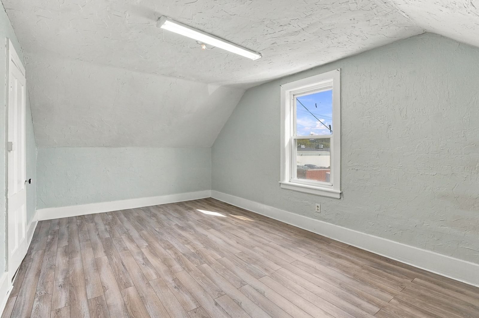 99 Crystal Street Southbridge — Photo 22 of 31