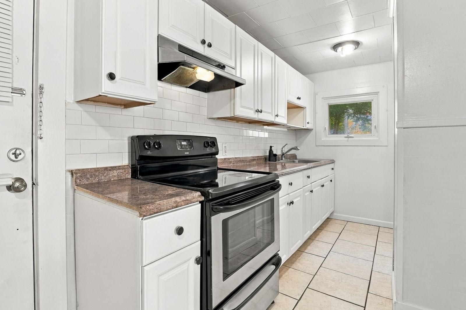 99 Crystal Street Southbridge — Photo 9 of 31