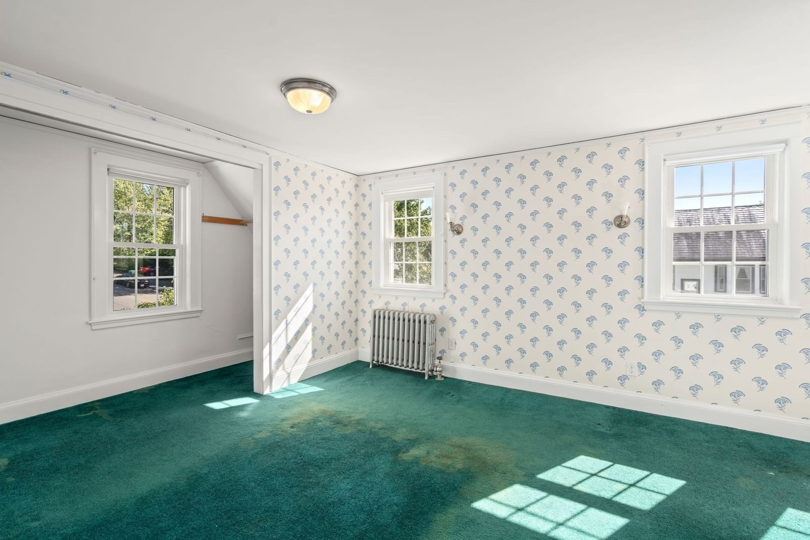 61 Tesla Ave Medford — Photo 16 of 34