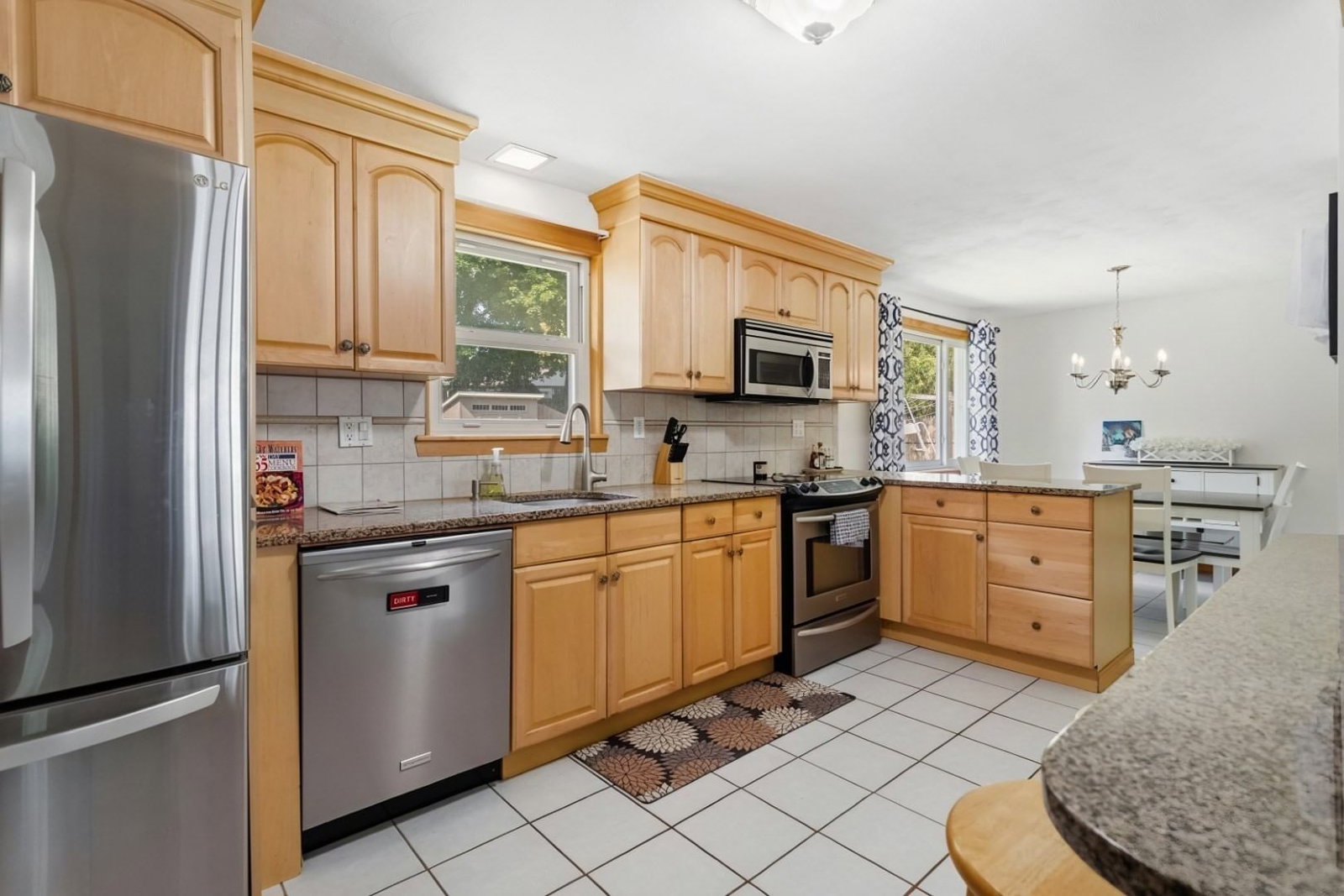 19 Amherst Road Beverly — Photo 4 of 33