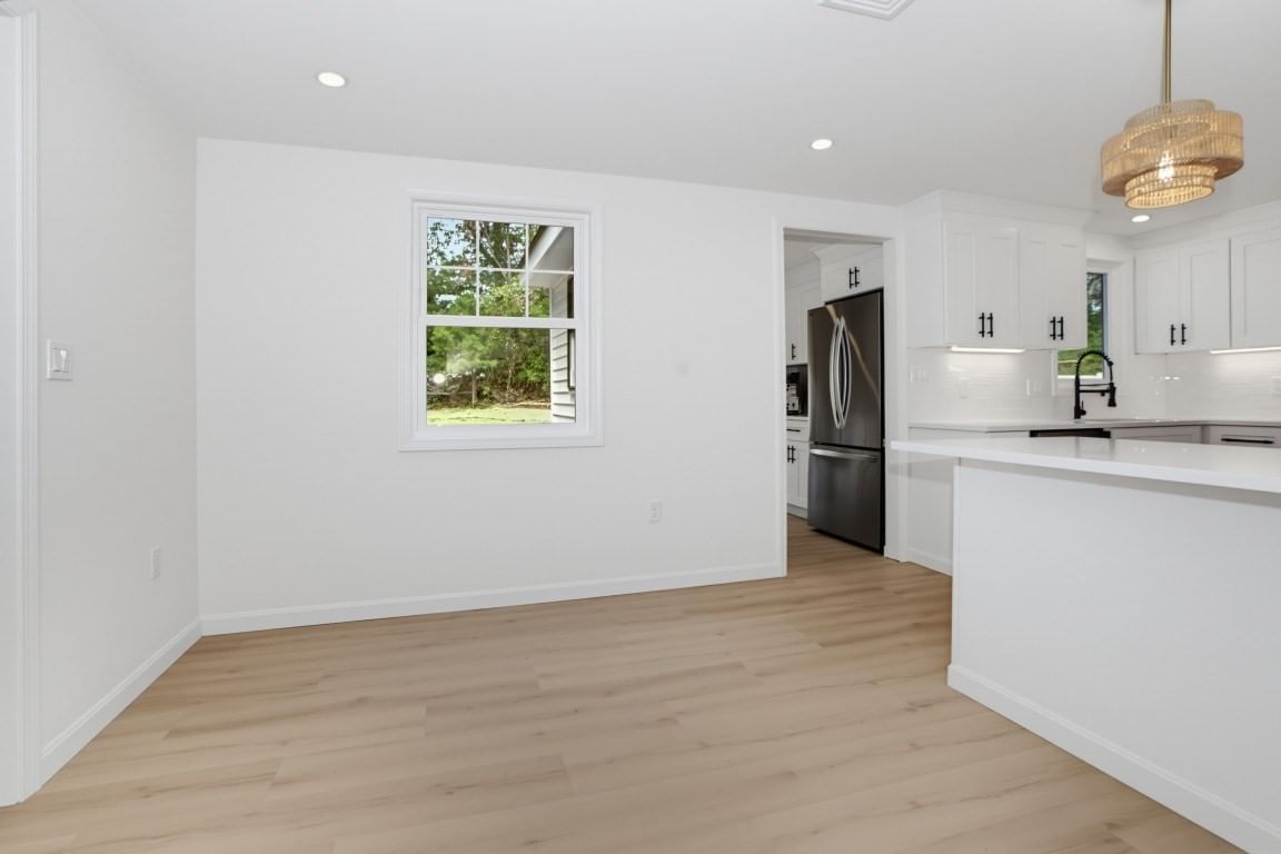 33 Cheryl Ln Holliston — Photo 10 of 32