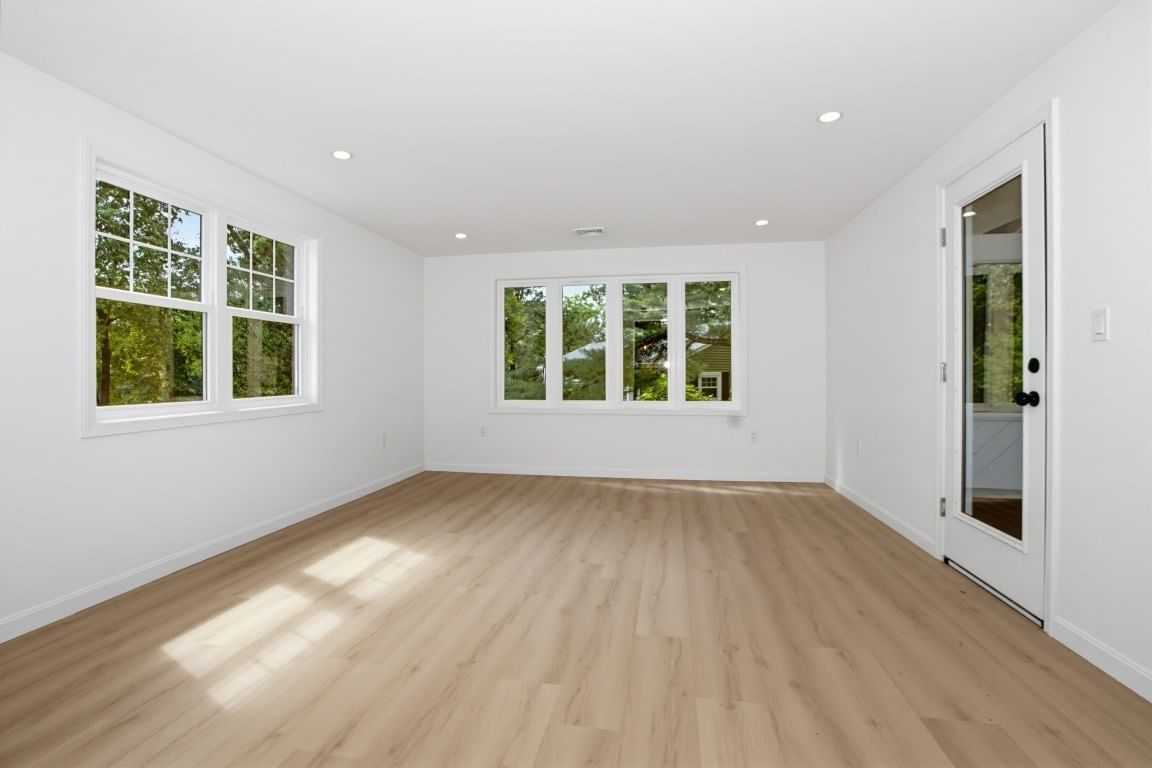 33 Cheryl Ln Holliston — Photo 18 of 32