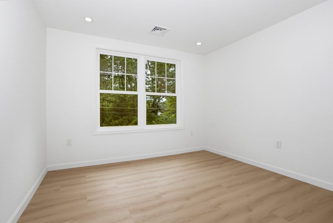 33 Cheryl Ln Holliston — Photo 19 of 32