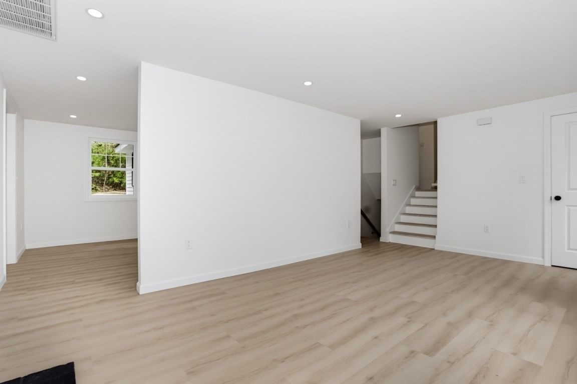 33 Cheryl Ln Holliston — Photo 24 of 32