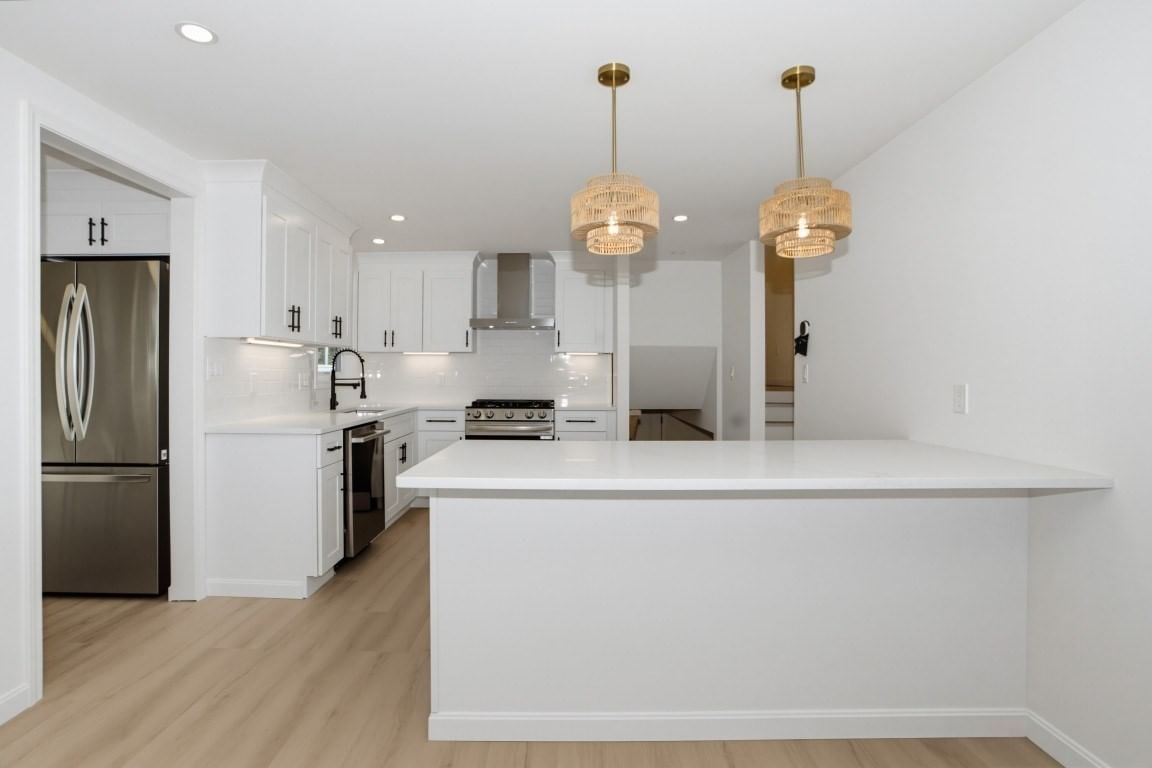 33 Cheryl Ln Holliston — Photo 3 of 32
