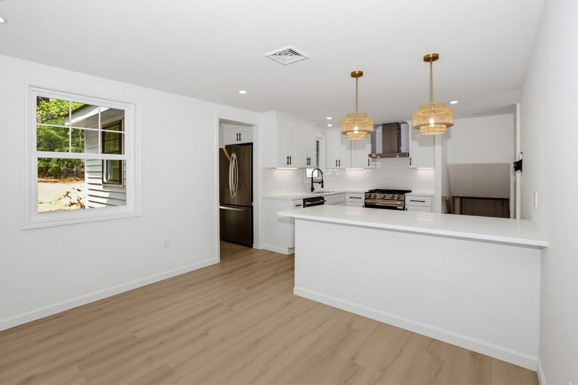 33 Cheryl Ln Holliston — Photo 4 of 32