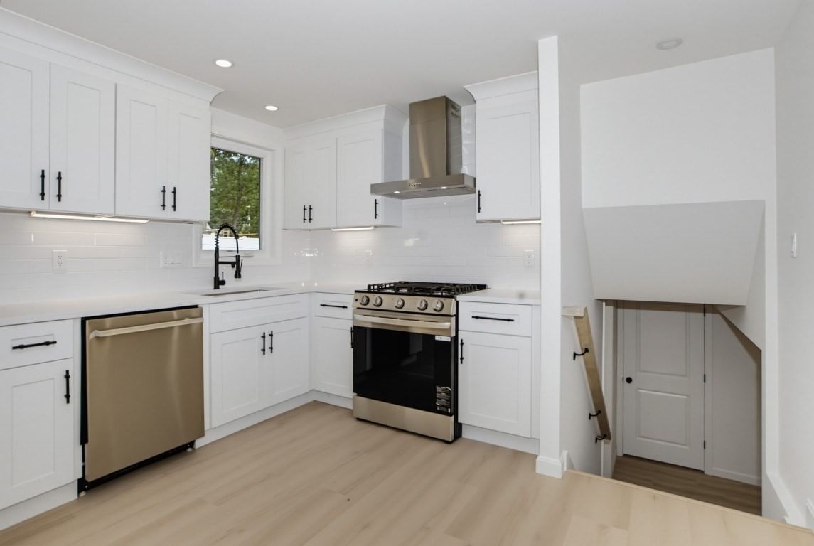 33 Cheryl Ln Holliston — Photo 5 of 32