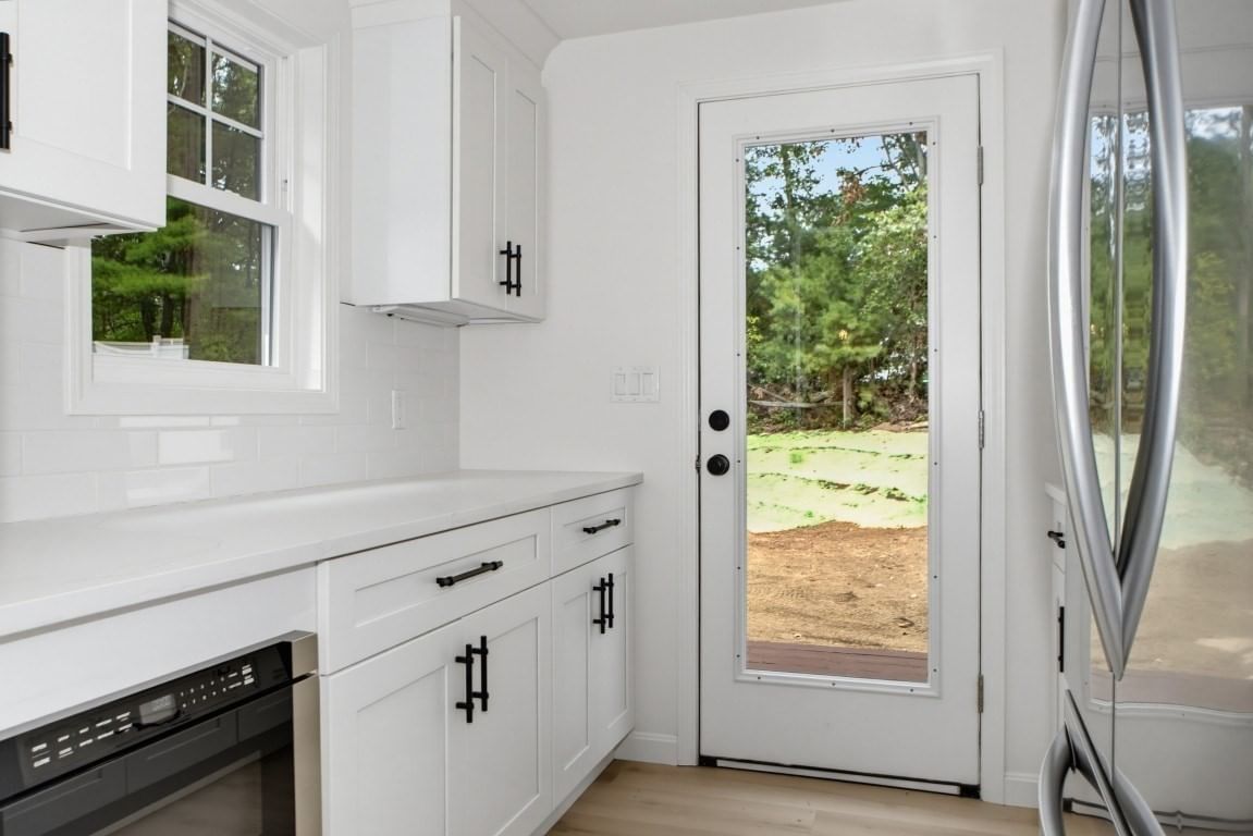 33 Cheryl Ln Holliston — Photo 8 of 32