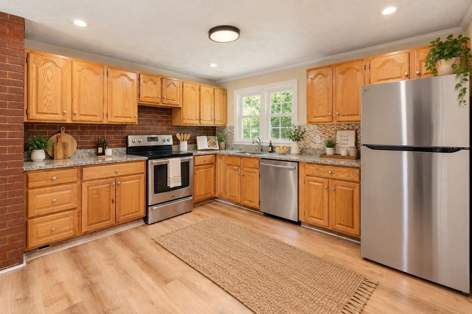 122 Elsie Rd Brockton — Photo 3 of 20