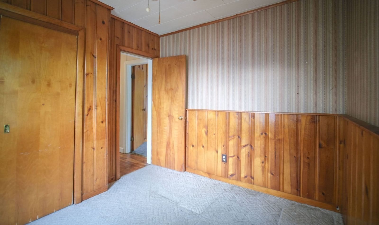 103 Farnsworth St Springfield — Photo 16 of 23