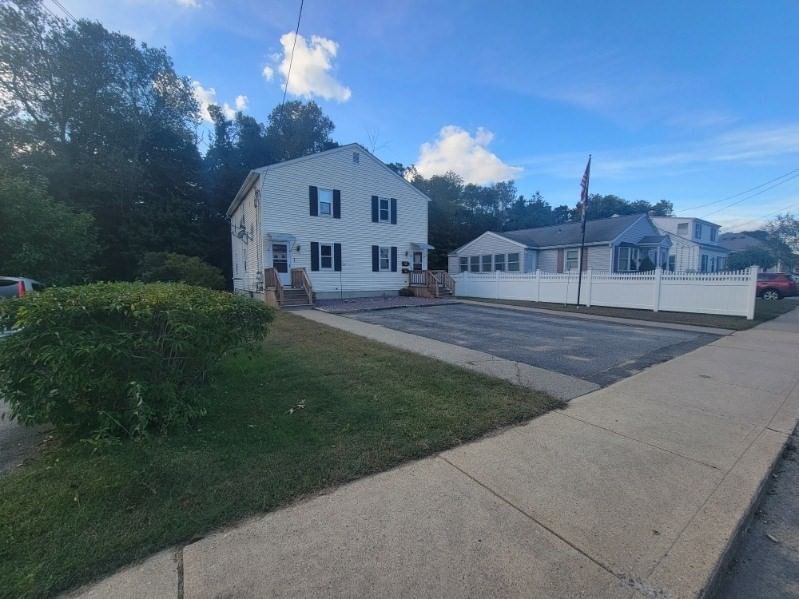 457 Charlton St Southbridge — Photo 3 of 29