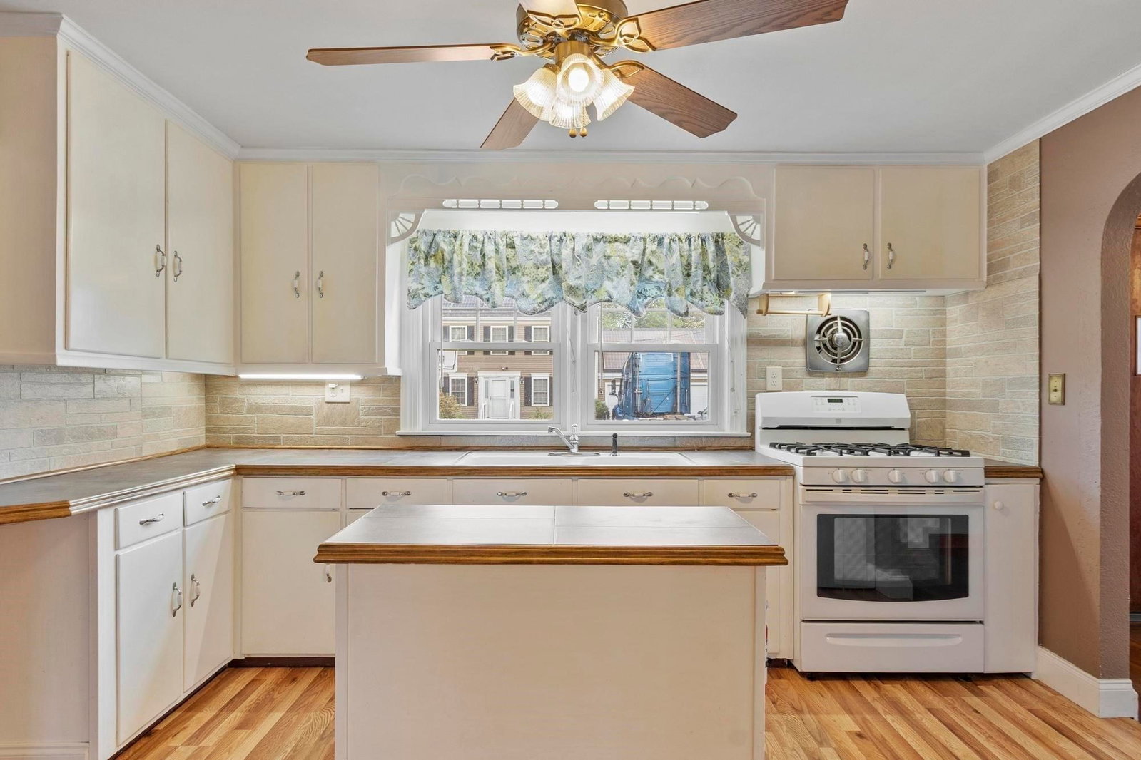 173 Tenth St Leominster — Photo 12 of 35